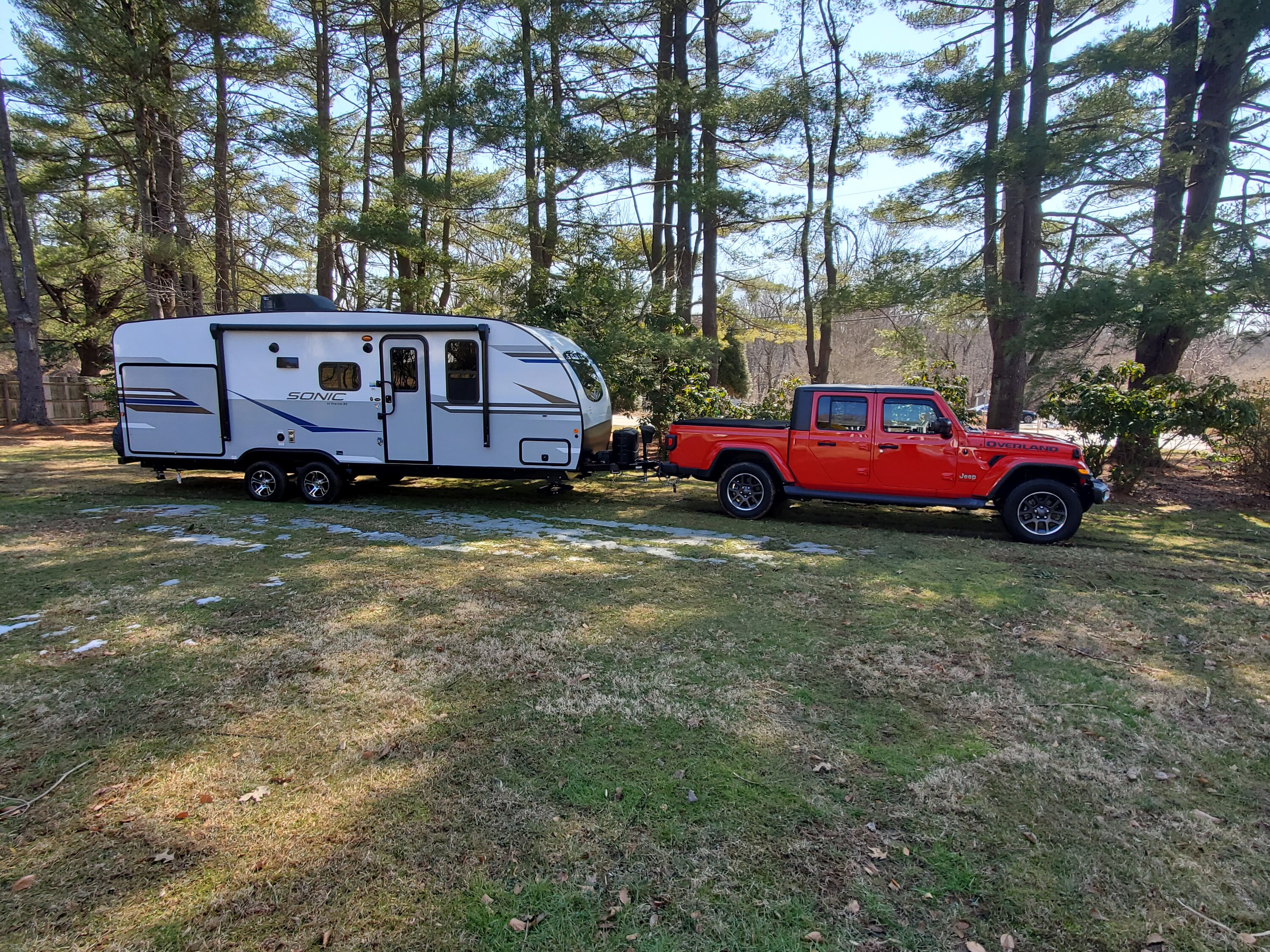 Jeep Gladiator Anyone Towing a Travel trailer with their Jeep Gladiator High Altitude? Front Yard Pic