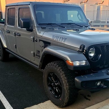 2021 Jeep Gladiator Willys lift kit - Mopar + Rhinos | Jeep Gladiator ...